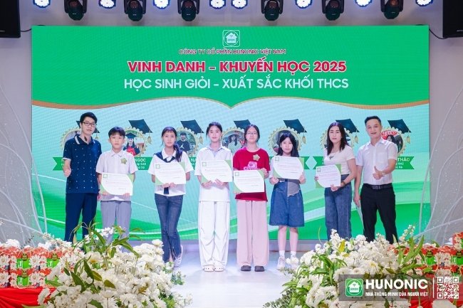 Hunonic trao quà khuyến học - đồng hành cùng ước mơ tương lai 3 quỹ khuyến học hunonic