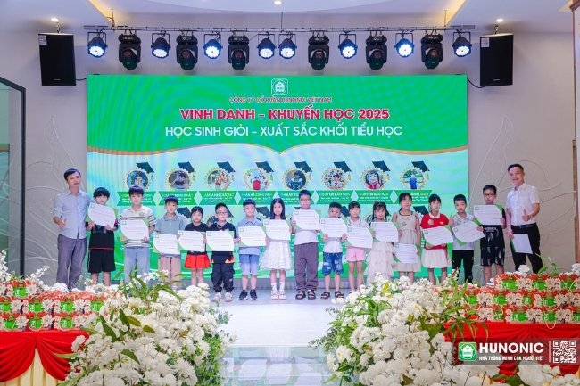 Hunonic trao quà khuyến học &#8211; đồng hành cùng ước mơ tương lai
