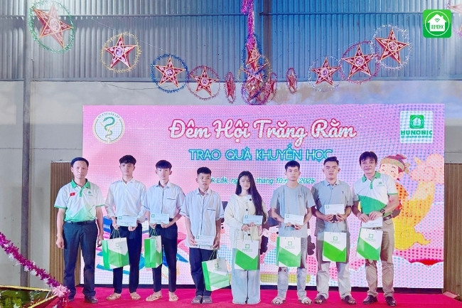 Đêm Hội Trăng Rằm 2025 — Hunonic đồng hành cùng trẻ em tỉnh Đắk Lắk 3 hunonic đồng hành cũng trẻ em khó khăn tỉnh daklak