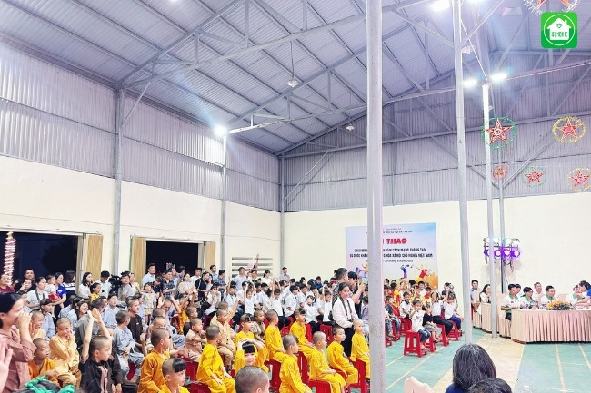 Đêm Hội Trăng Rằm 2025 — Hunonic đồng hành cùng trẻ em tỉnh Đắk Lắk 7 hunonic đồng hành cũng trẻ em khó khăn tỉnh daklak